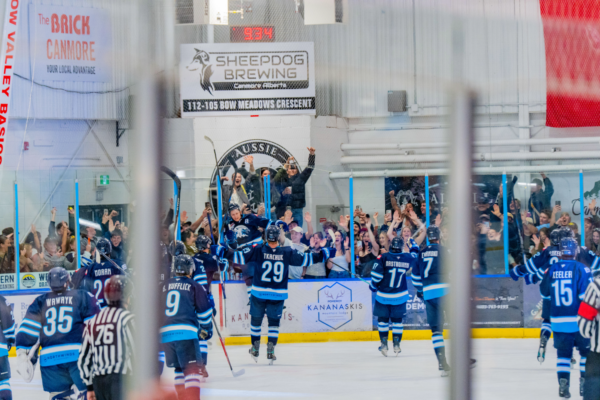 Eagles Sweep Thanksgiving Weekend Against Canucks